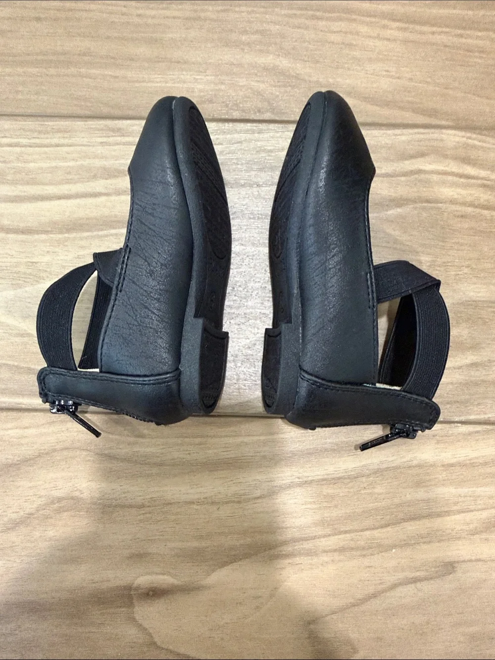 Girls Black Cross-Strap Ballet Flats